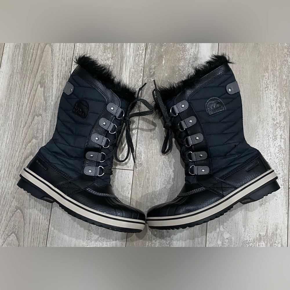 Sorel Tofino ll faux fur lined waterproof boots